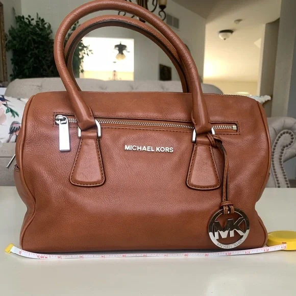 Michael Kors Sophie Top Zip Large Leather Bag - Picture 4 of 14